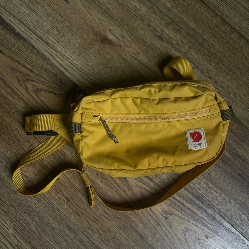 Fjallraven hip/ shoulder pack